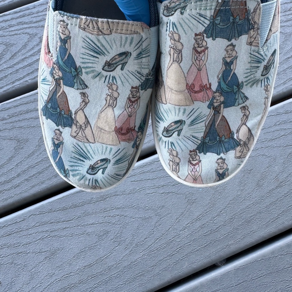 TOMS x Disney Princess Slip On Sneakers Women’s Size 4 Cinderella - Picture 8 of 8